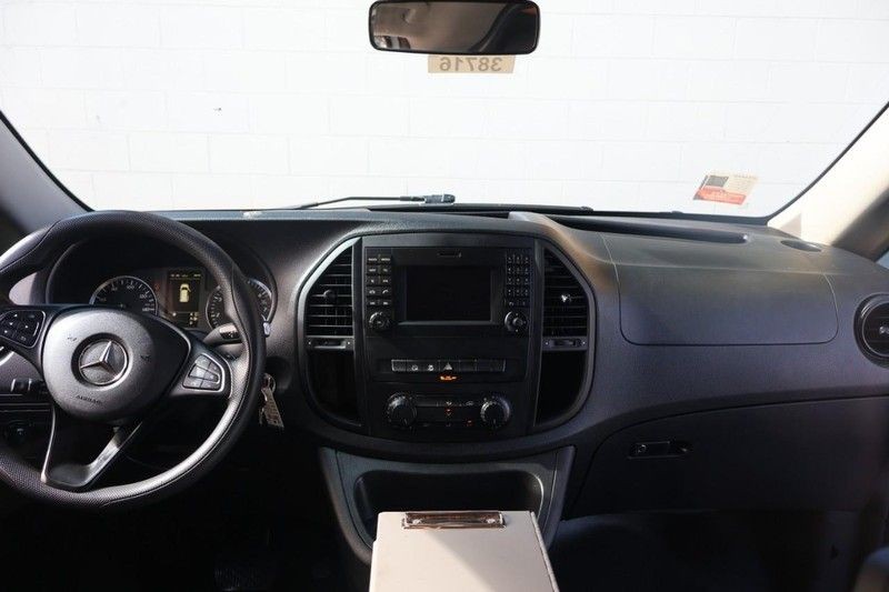 Mercedes-Benz Metris Cargo Van Vehicle Full-screen Gallery Image 22