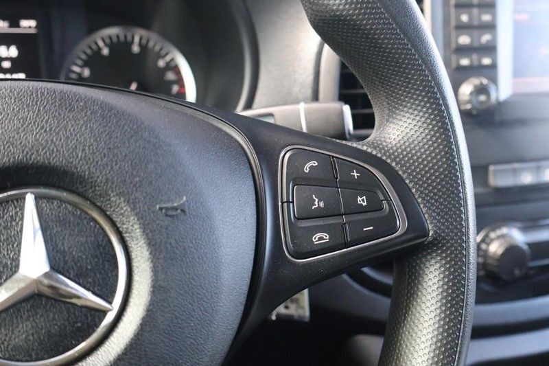 Mercedes-Benz Metris Cargo Van Vehicle Full-screen Gallery Image 26