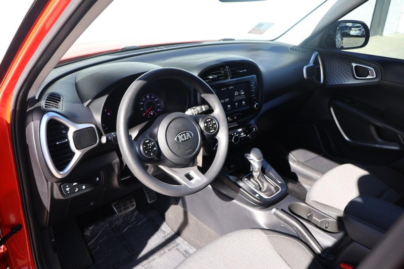 Kia Soul Vehicle Full-screen Gallery Image 16