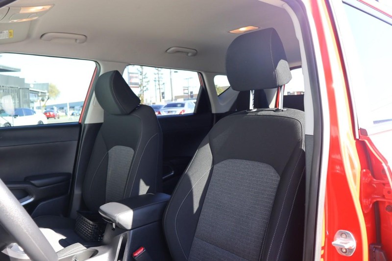 Kia Soul Vehicle Full-screen Gallery Image 18