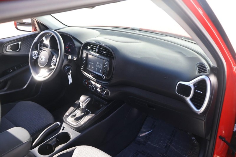 Kia Soul Vehicle Full-screen Gallery Image 20