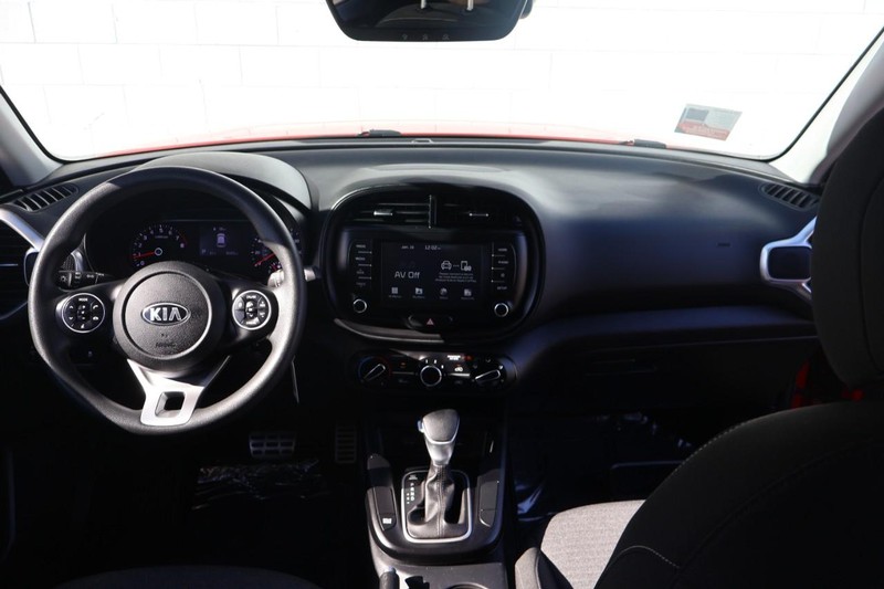 Kia Soul Vehicle Full-screen Gallery Image 23