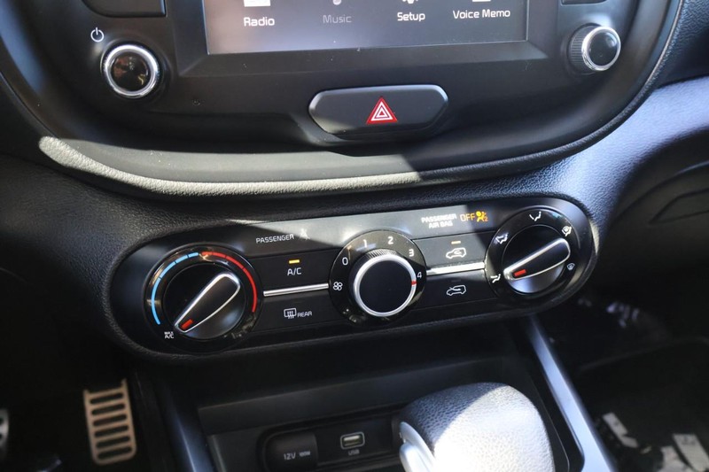 Kia Soul Vehicle Full-screen Gallery Image 31