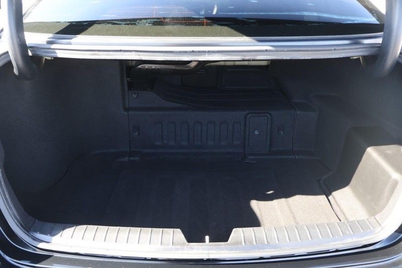 Kia Optima Hybrid Vehicle Full-screen Gallery Image 08