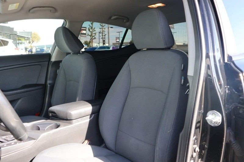 Kia Optima Hybrid Vehicle Full-screen Gallery Image 17