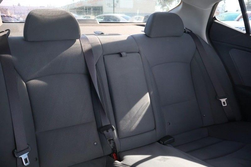 Kia Optima Hybrid Vehicle Full-screen Gallery Image 21