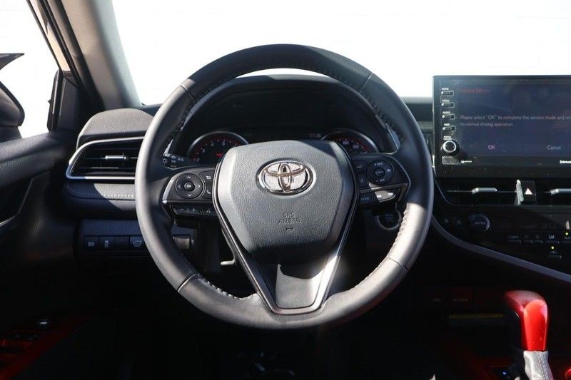 Toyota Camry Vehicle Full-screen Gallery Image 25