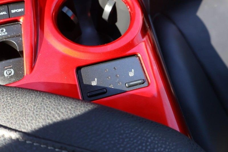 Toyota Camry Vehicle Full-screen Gallery Image 33