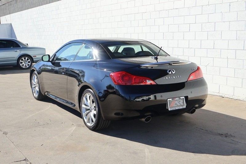 INFINITI G37 Convertible Vehicle Full-screen Gallery Image 09