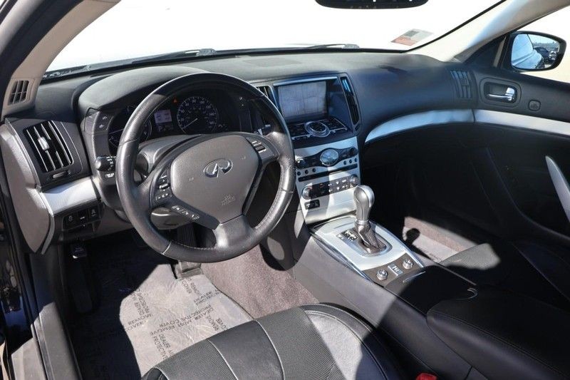 INFINITI G37 Convertible Vehicle Full-screen Gallery Image 16