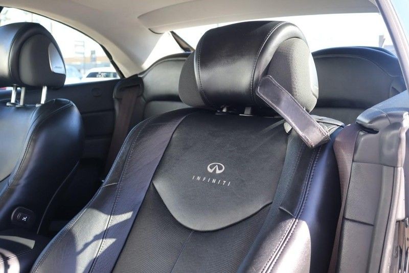 INFINITI G37 Convertible Vehicle Full-screen Gallery Image 18