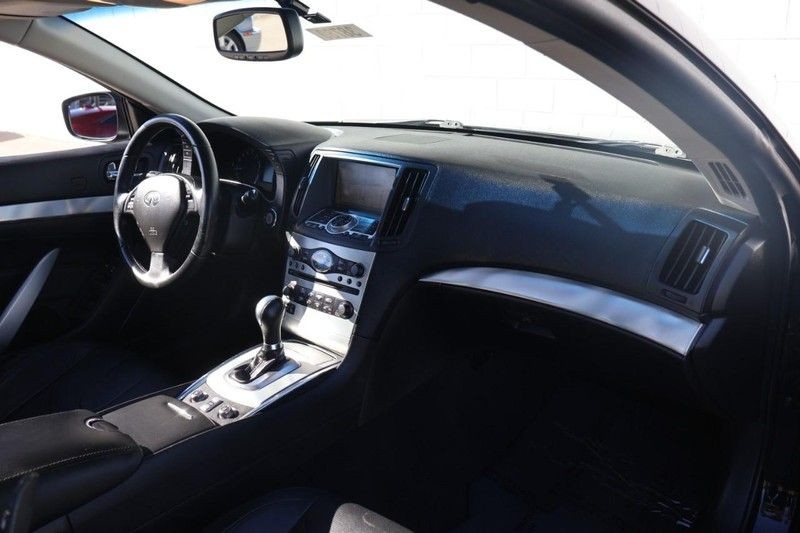 INFINITI G37 Convertible Vehicle Full-screen Gallery Image 19