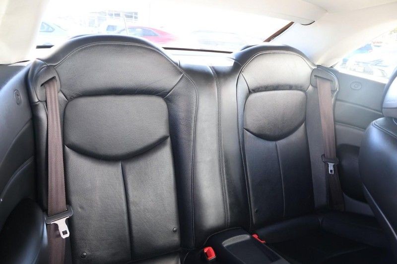 INFINITI G37 Convertible Vehicle Full-screen Gallery Image 21