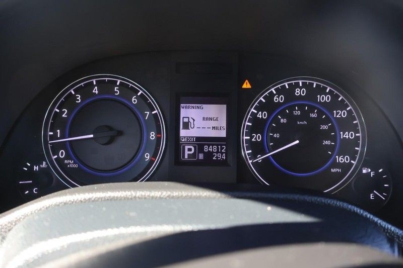 INFINITI G37 Convertible Vehicle Full-screen Gallery Image 23