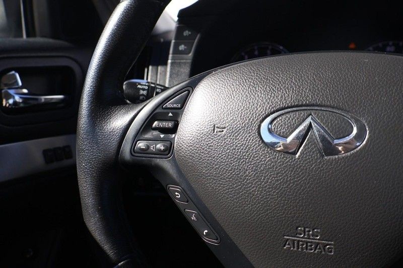 INFINITI G37 Convertible Vehicle Full-screen Gallery Image 25