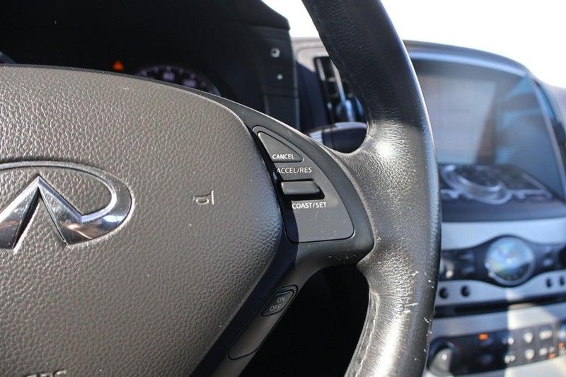 INFINITI G37 Convertible Vehicle Full-screen Gallery Image 26