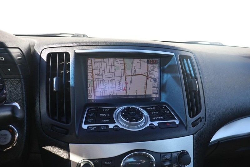 INFINITI G37 Convertible Vehicle Full-screen Gallery Image 27