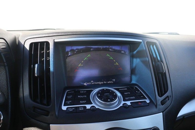 INFINITI G37 Convertible Vehicle Full-screen Gallery Image 28