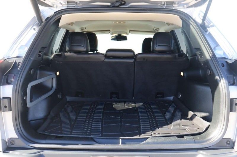 Jeep Cherokee Vehicle Full-screen Gallery Image 08