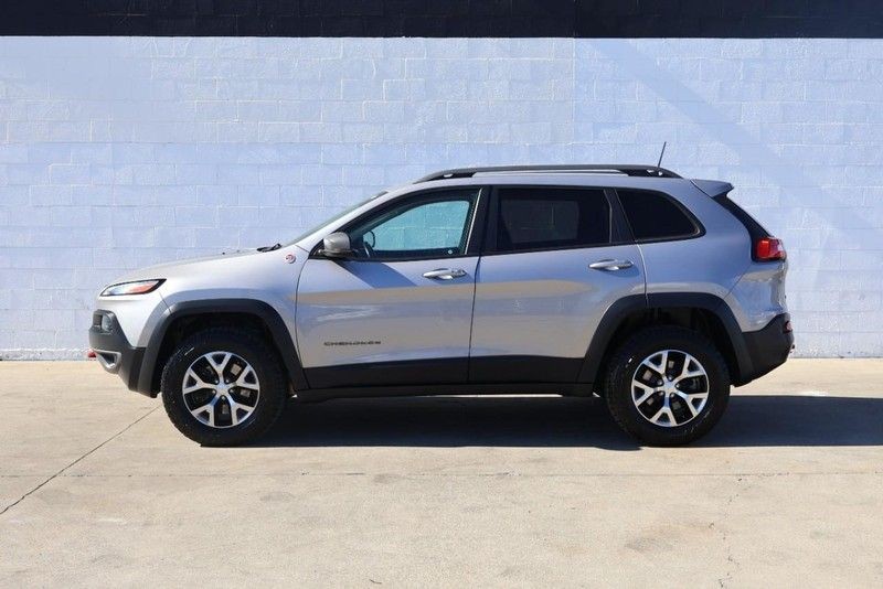 Jeep Cherokee Vehicle Full-screen Gallery Image 10