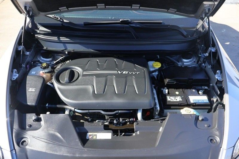 Jeep Cherokee Vehicle Full-screen Gallery Image 12