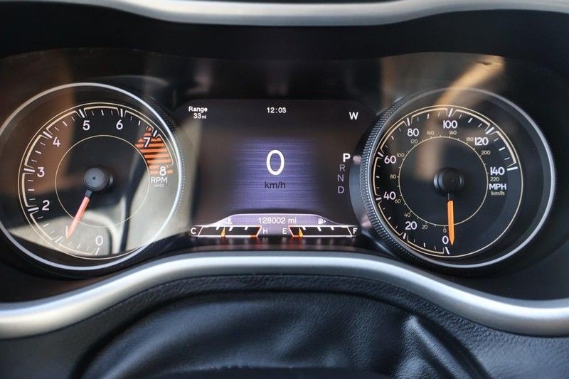 Jeep Cherokee Vehicle Full-screen Gallery Image 23