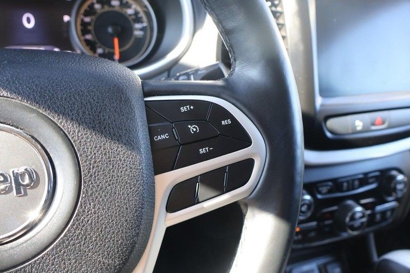 Jeep Cherokee Vehicle Full-screen Gallery Image 26