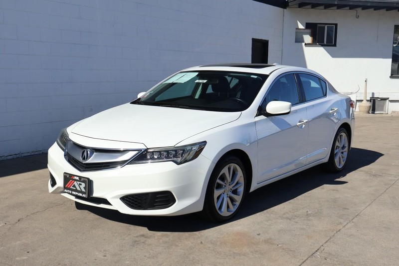 Acura ILX Vehicle Full-screen Gallery Image 11