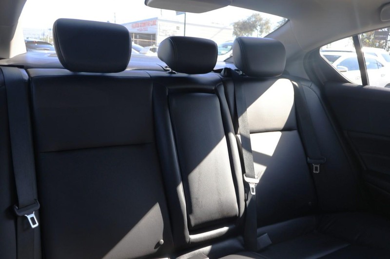 Acura ILX Vehicle Full-screen Gallery Image 20