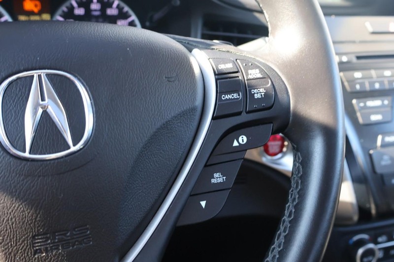 Acura ILX Vehicle Full-screen Gallery Image 25