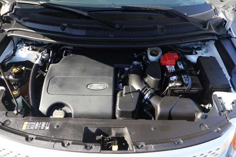 Ford Explorer Vehicle Full-screen Gallery Image 12