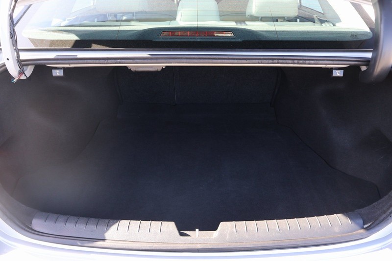 Hyundai Sonata Vehicle Full-screen Gallery Image 08