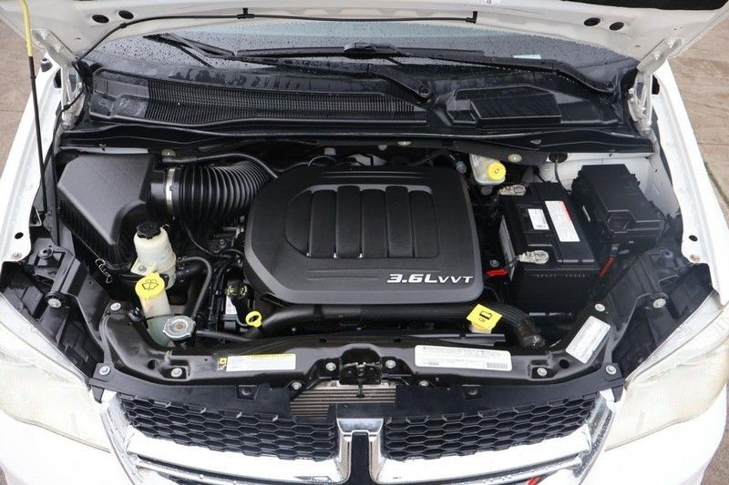 Dodge Grand Caravan Vehicle Full-screen Gallery Image 14