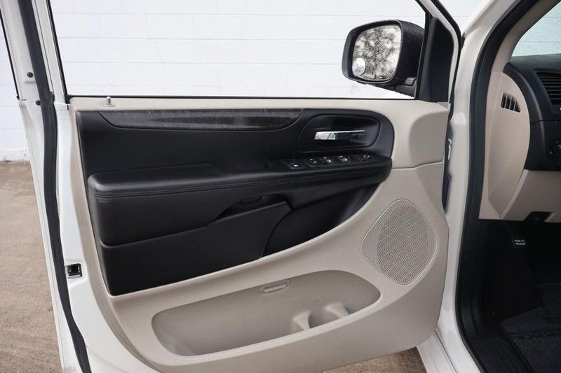 Dodge Grand Caravan Vehicle Full-screen Gallery Image 16