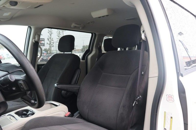 Dodge Grand Caravan Vehicle Full-screen Gallery Image 19