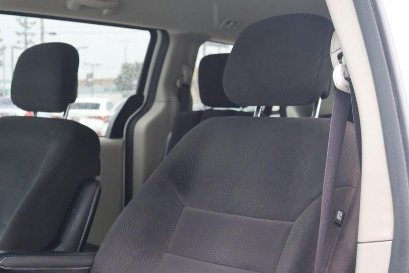 Dodge Grand Caravan Vehicle Full-screen Gallery Image 20