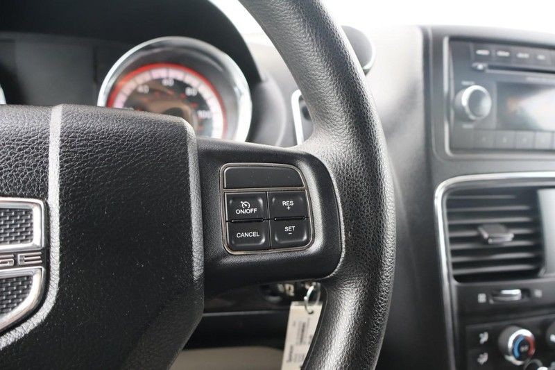 Dodge Grand Caravan Vehicle Full-screen Gallery Image 29