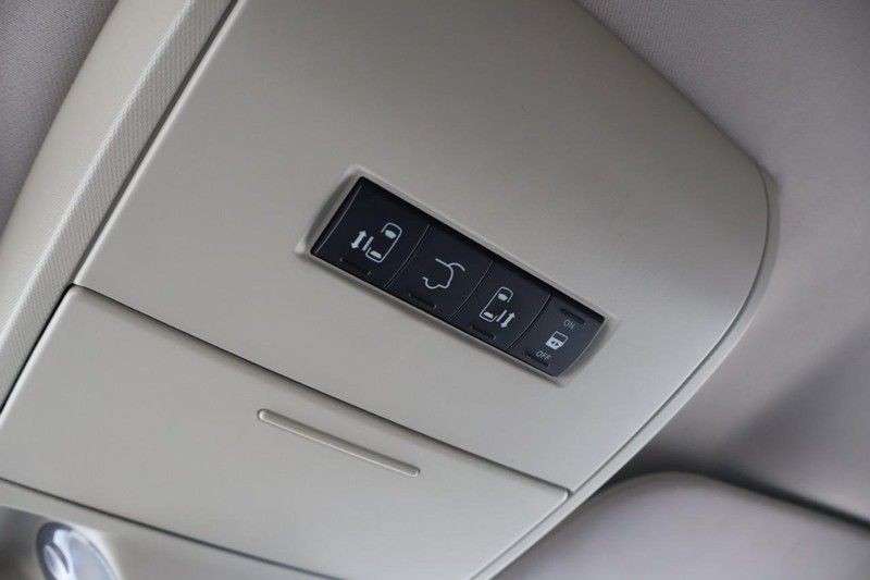 Dodge Grand Caravan Vehicle Full-screen Gallery Image 34