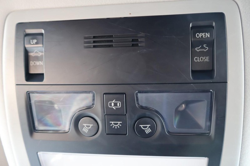 Lexus GS 350 Vehicle Full-screen Gallery Image 35