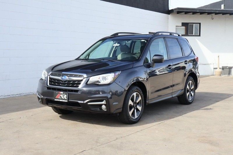 Subaru Forester Vehicle Full-screen Gallery Image 12