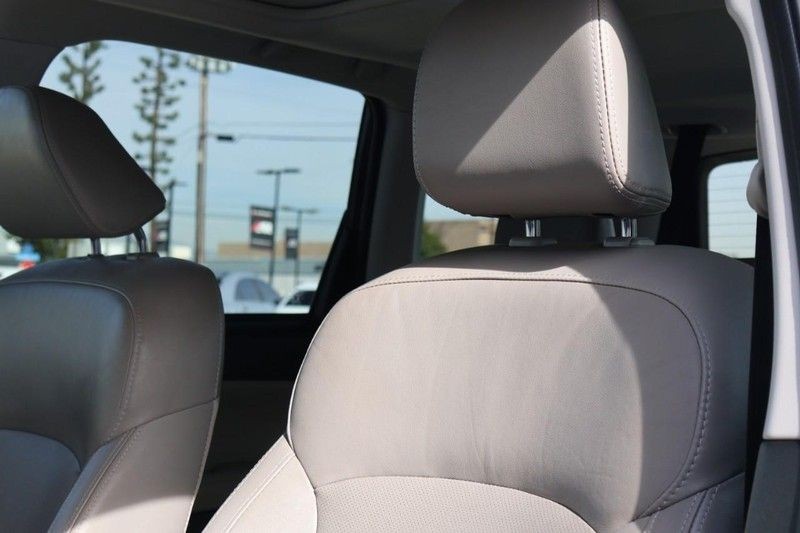 Subaru Forester Vehicle Full-screen Gallery Image 19