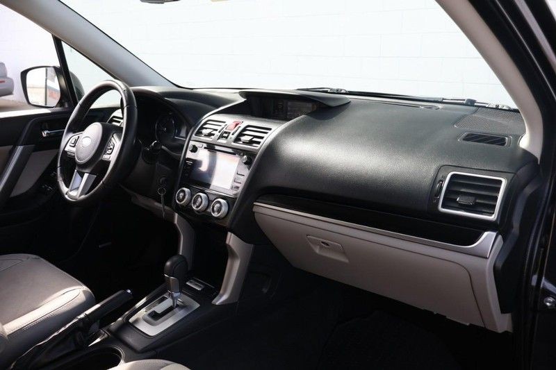 Subaru Forester Vehicle Full-screen Gallery Image 20