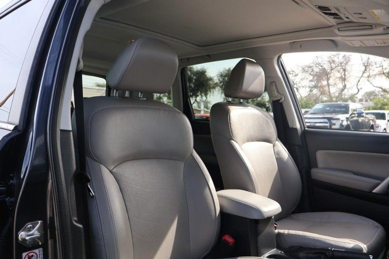 Subaru Forester Vehicle Full-screen Gallery Image 21