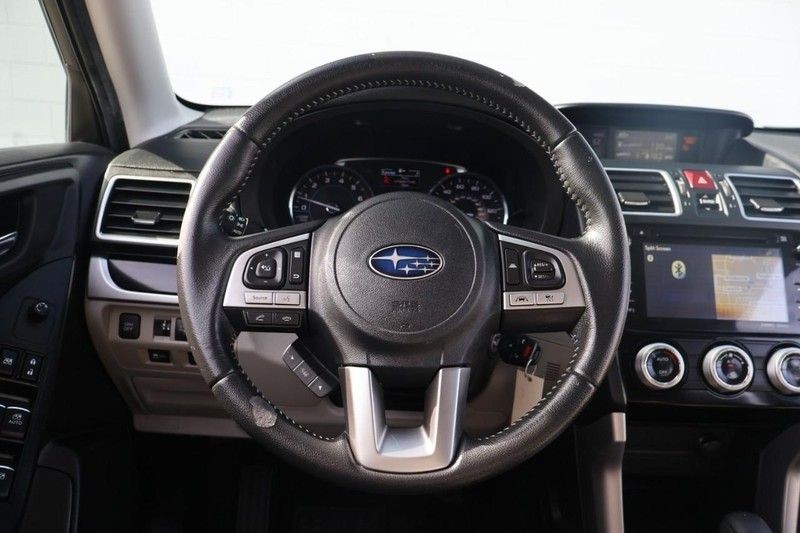 Subaru Forester Vehicle Full-screen Gallery Image 25