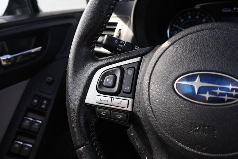 Subaru Forester Vehicle Full-screen Gallery Image 26