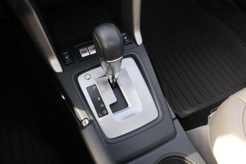 Subaru Forester Vehicle Full-screen Gallery Image 33