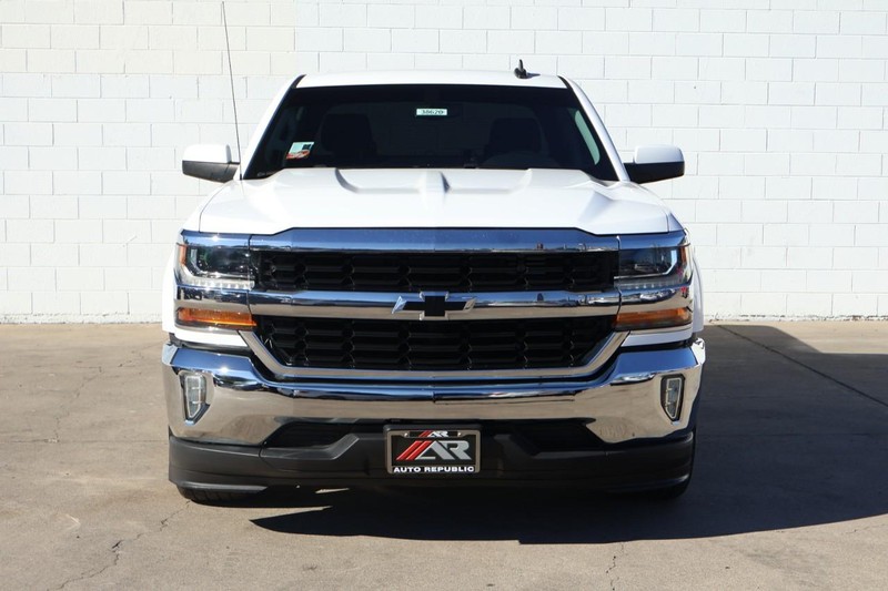 Chevrolet Silverado 1500 Vehicle Full-screen Gallery Image 02