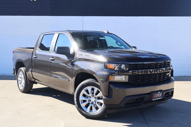 Chevrolet Silverado 1500 Vehicle Full-screen Gallery Image 02