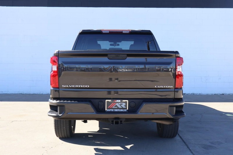 Chevrolet Silverado 1500 Vehicle Full-screen Gallery Image 06