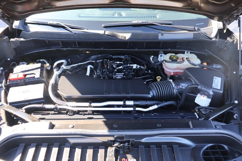 Chevrolet Silverado 1500 Vehicle Full-screen Gallery Image 12